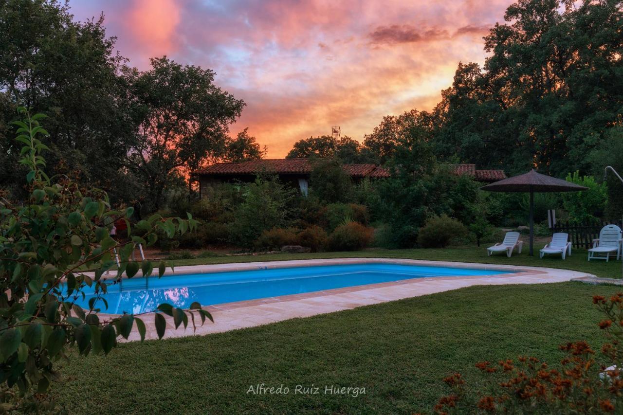 Apartamentos El Roble Valverde de la Vera 外观 照片