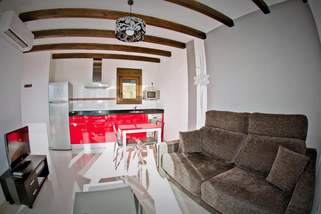 Apartamentos El Roble Valverde de la Vera 外观 照片