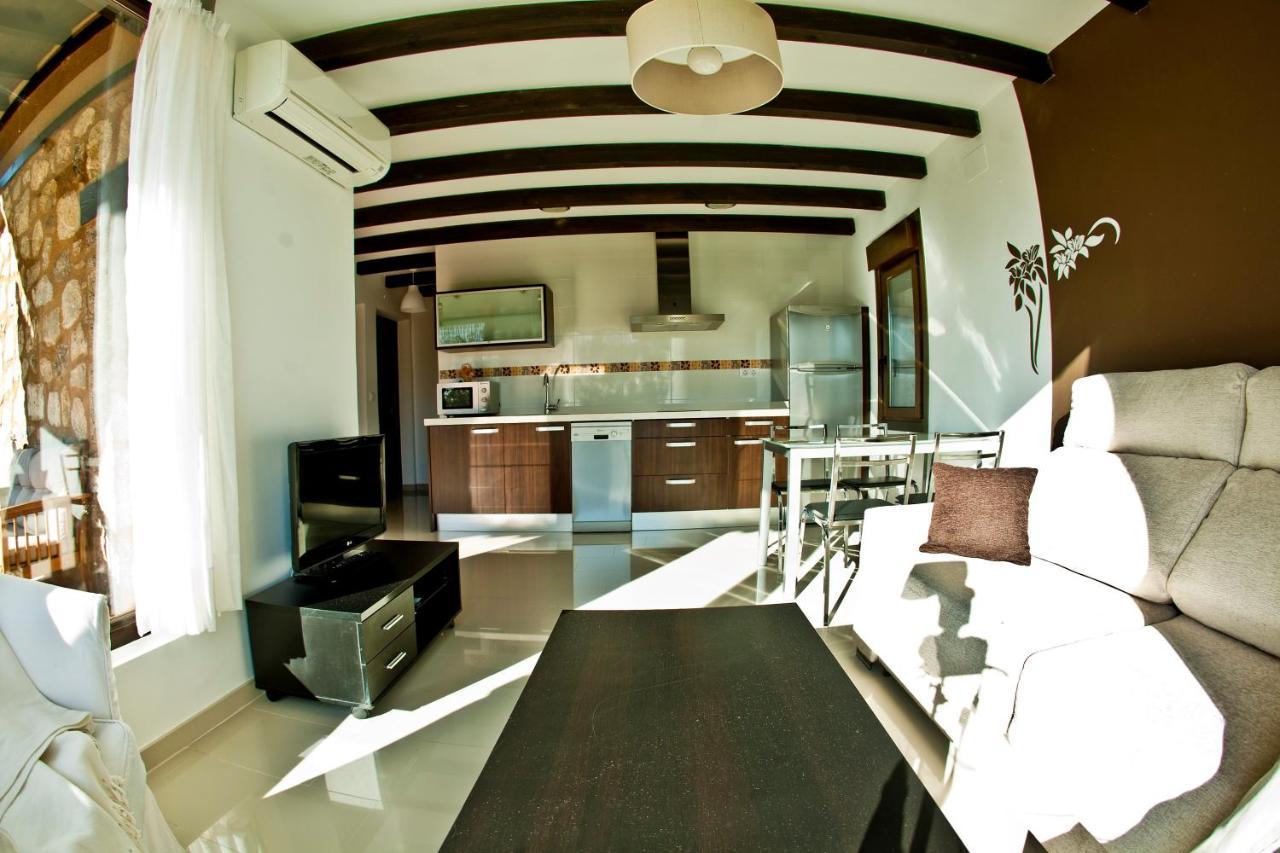 Apartamentos El Roble Valverde de la Vera 外观 照片