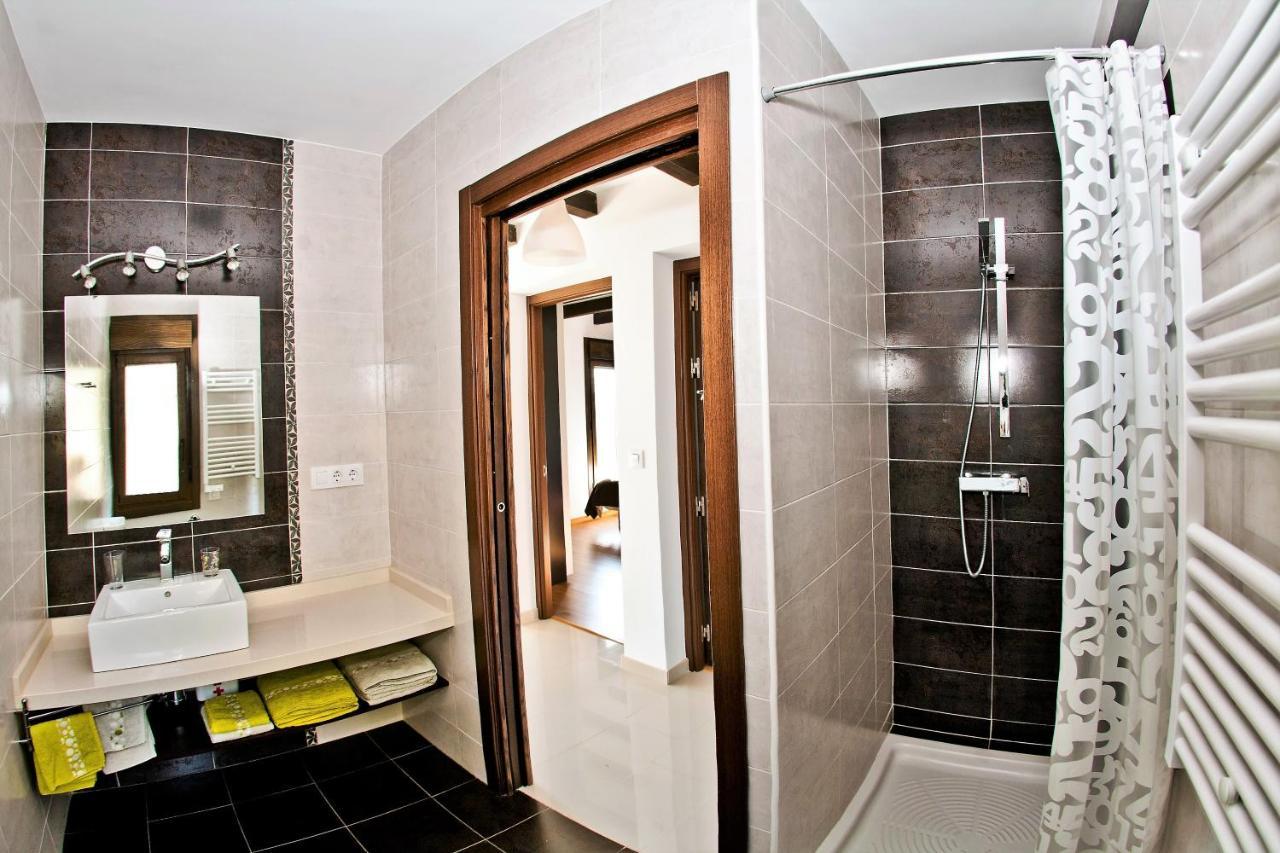 Apartamentos El Roble Valverde de la Vera 外观 照片