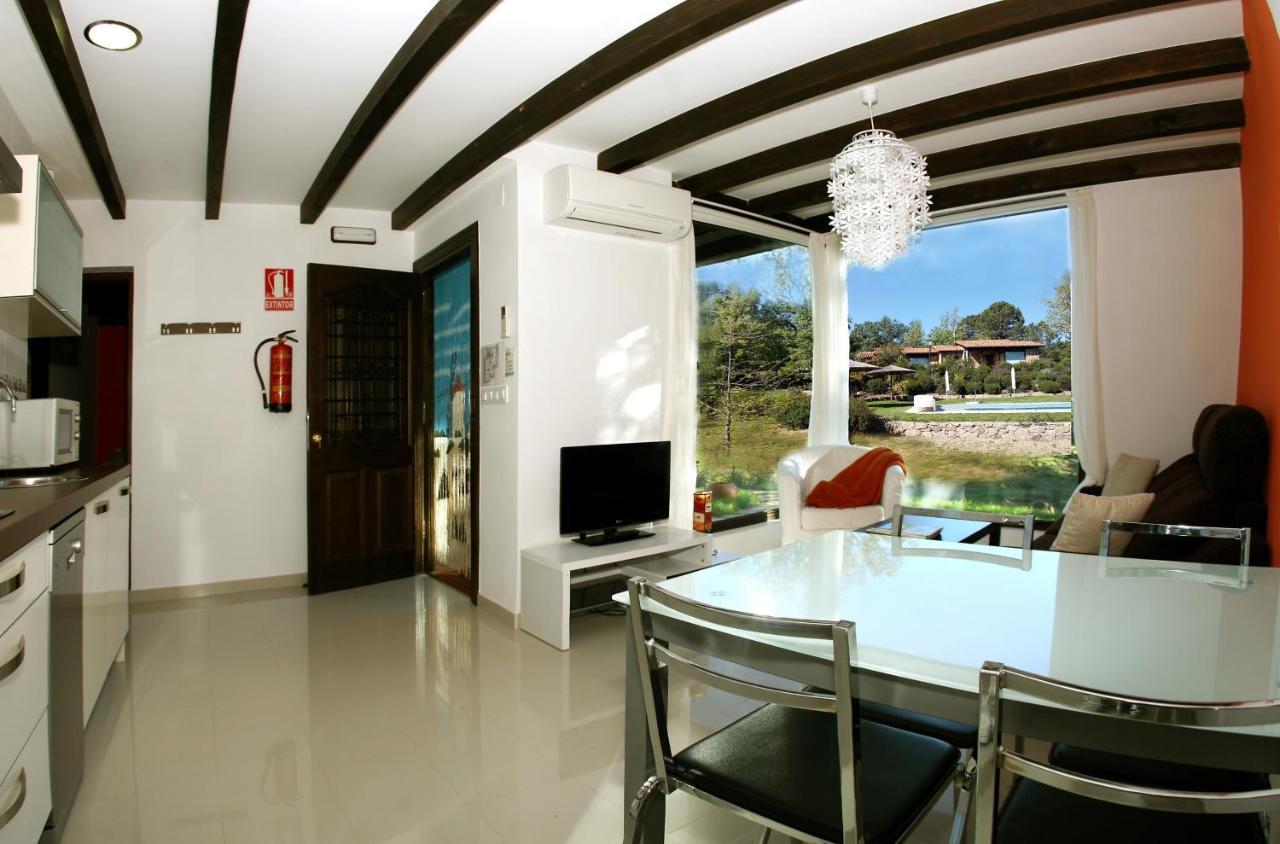 Apartamentos El Roble Valverde de la Vera 外观 照片